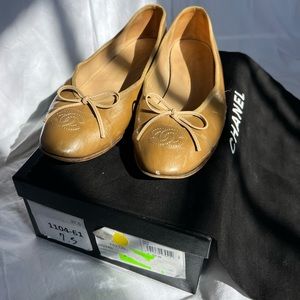 Chanel ballet flats - gold patent calfskin, authentic